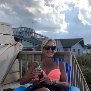 Meet your Posher, Cari